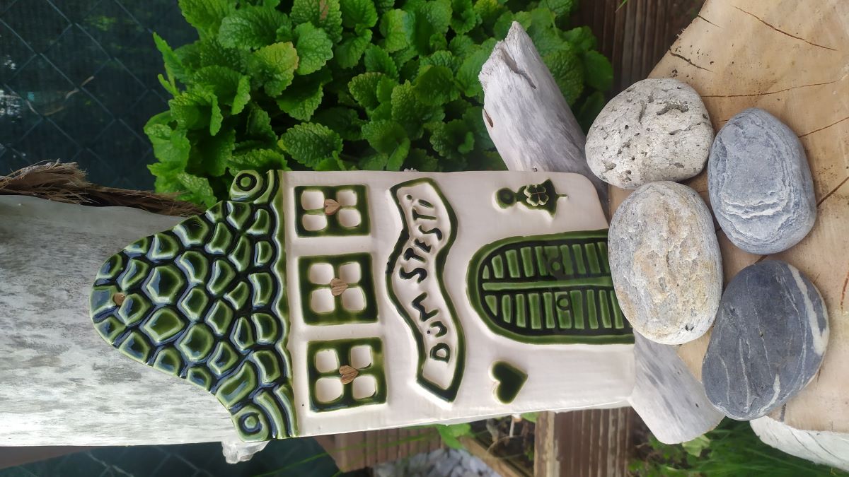 Keramický dům štěstí 