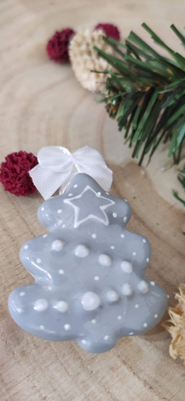 Keramický stromeček šedý