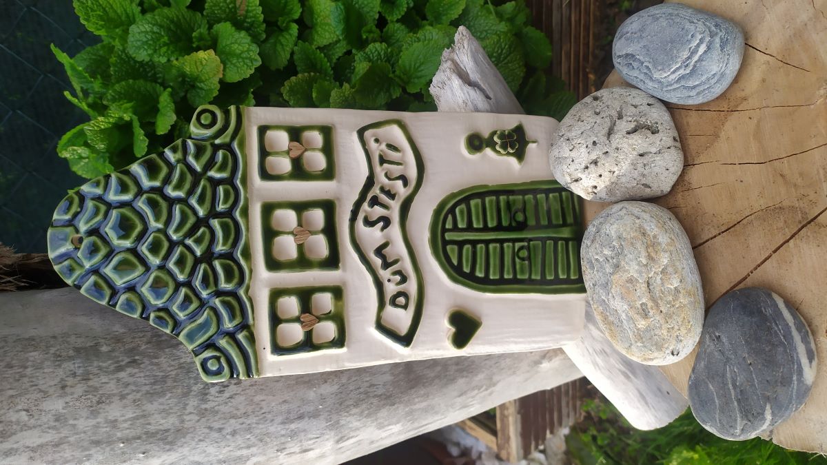 Keramický dům štěstí 