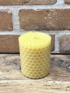 Svíčka ze včelího vosku kulatá