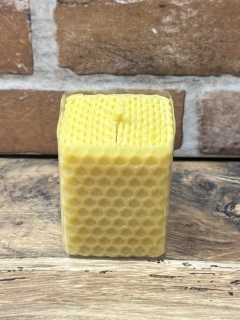 Svíčka ze včelího vosku hranatá