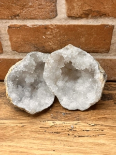 Geoda dutá křišťálová